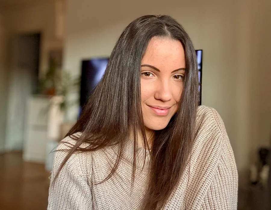 Porträtt av Matilda, som delar sin resa från psykisk ohälsa till återhämtning. Hon har fått diagnoserna ADHD och PTSD och arbetar heltid sedan hösten 2024.